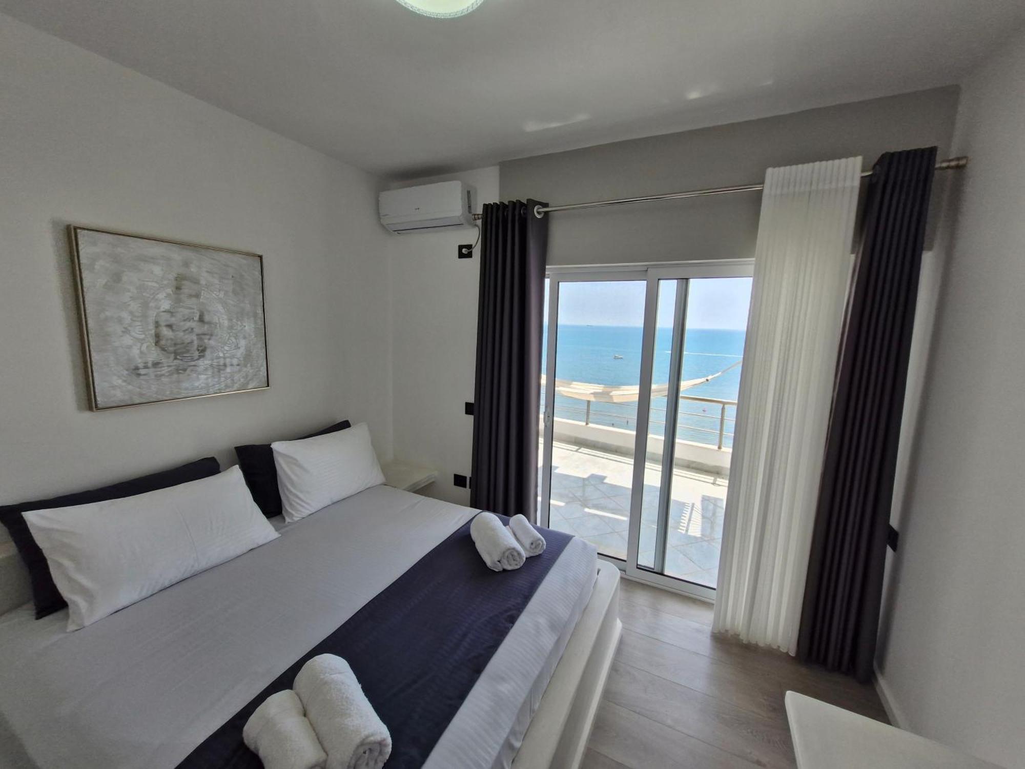 Luxury Penthouse Villa Durres Bagian luar foto