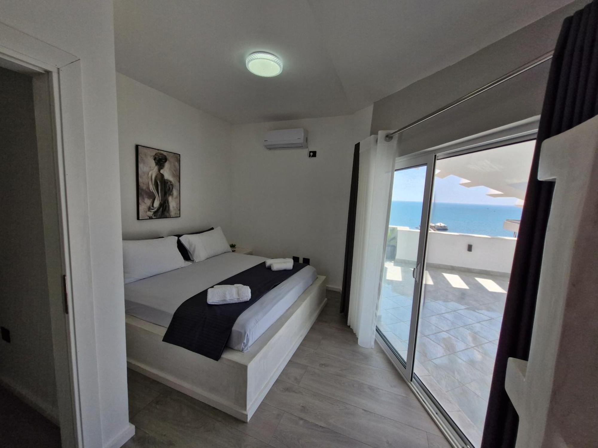 Luxury Penthouse Villa Durres Bagian luar foto
